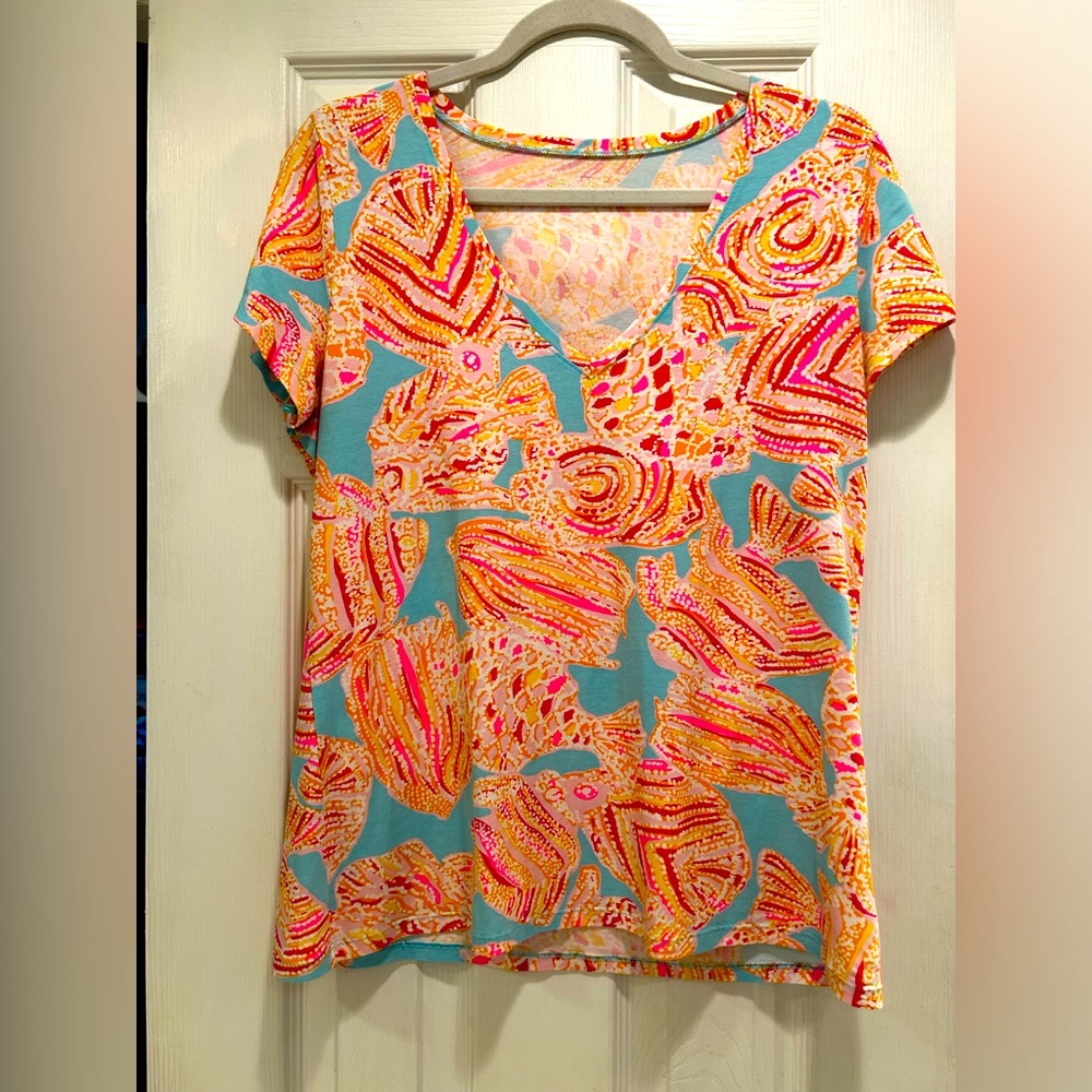 ❌❌sold❌❌. Lilly Pulitzer EUC, L, vneck top